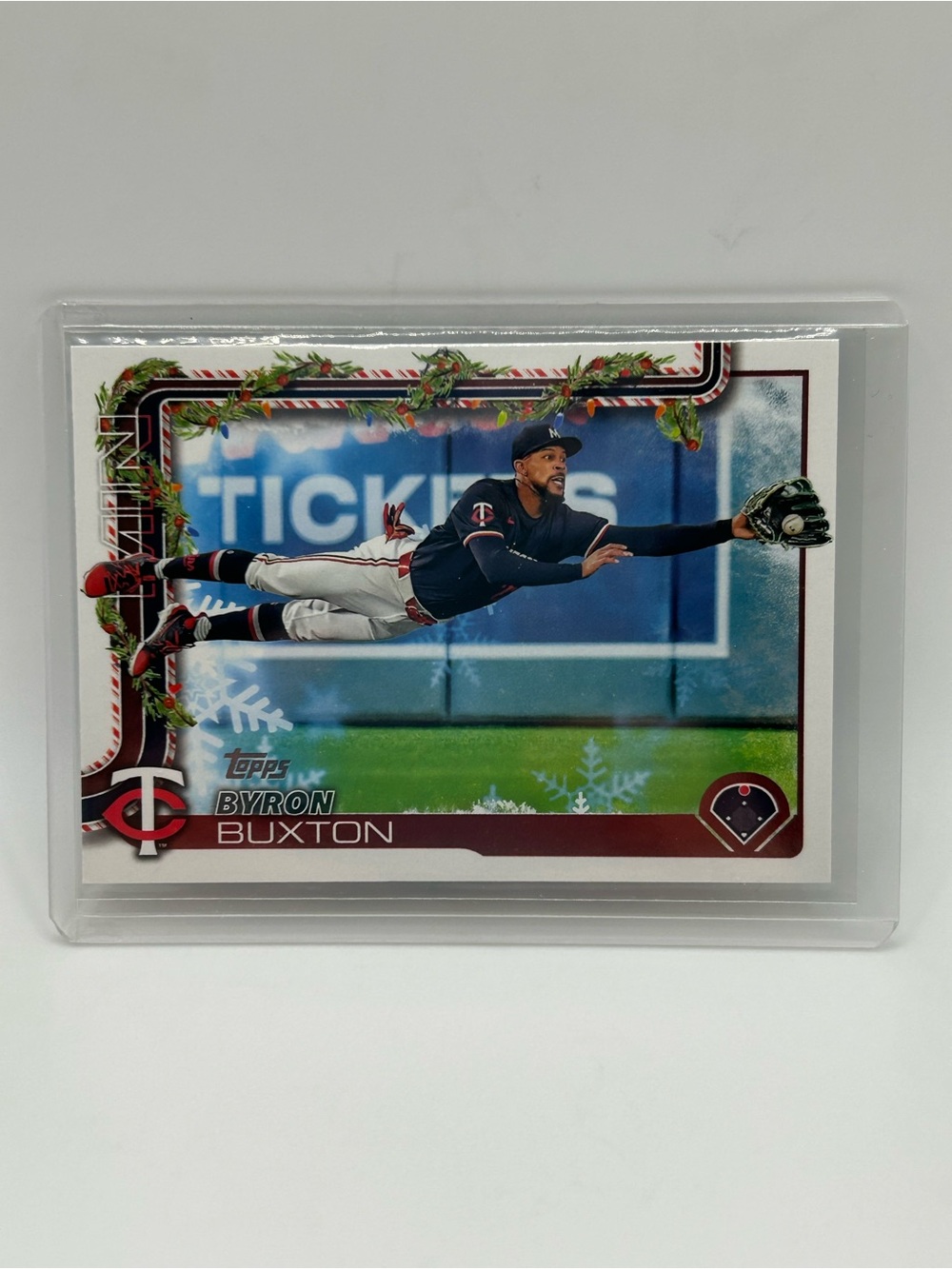 Topps Byron Buxton Minnesota Twins Holiday Baseball Card - H11